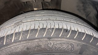 Used 2022 Hyundai Venue N-Line N8 DCT Dual tone Petrol Automatic tyres RIGHT FRONT TYRE TREAD VIEW