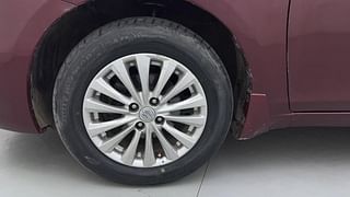 Used 2016 Maruti Suzuki Ciaz [2014-2017] ZXi AT Petrol Automatic tyres LEFT FRONT TYRE RIM VIEW