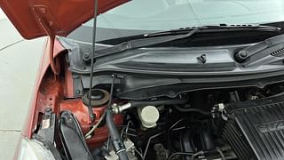 Used 2014 Maruti Suzuki Swift [2011-2017] ZXi Petrol Manual engine ENGINE RIGHT SIDE HINGE & APRON VIEW