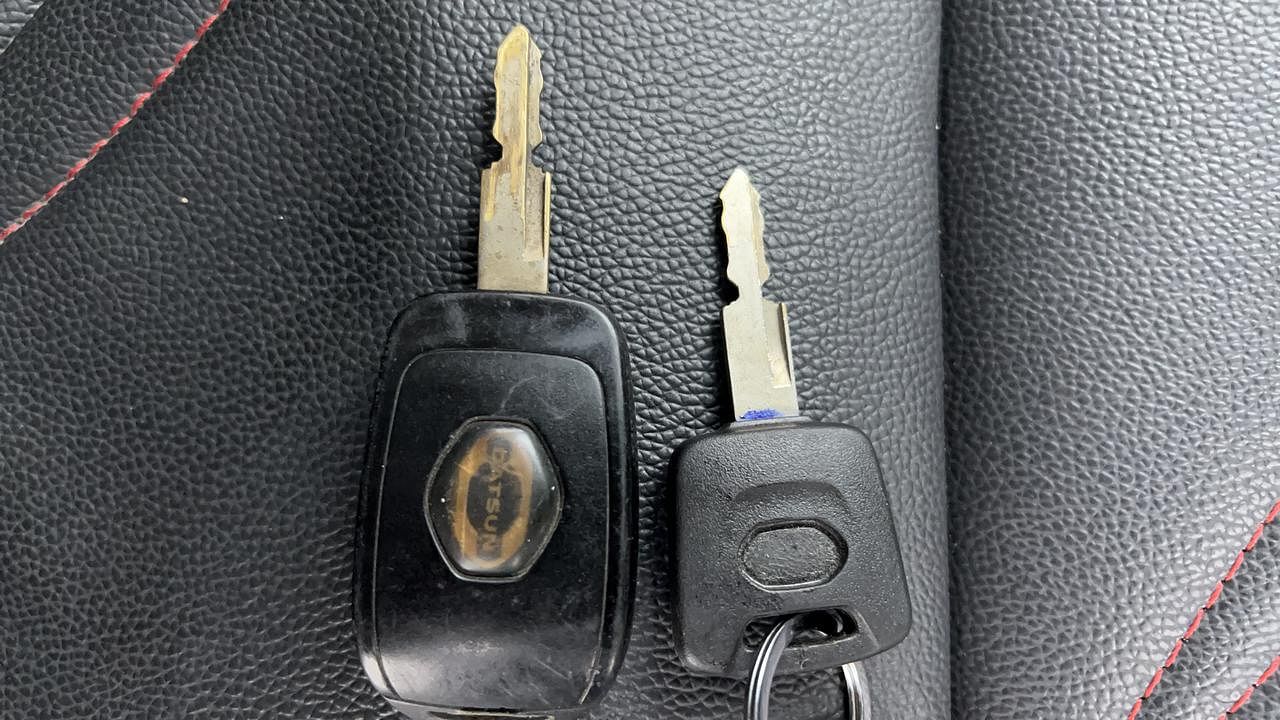 Used 2017 Datsun Redi-GO [2015-2019] S Petrol Manual extra CAR KEY VIEW