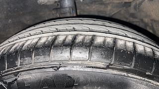 Used 2017 maruti-suzuki Ciaz Zeta Petrol AT Petrol Automatic tyres RIGHT FRONT TYRE TREAD VIEW