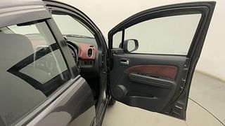 Used 2014 Maruti Suzuki Ritz [2012-2017] Vdi Diesel Manual interior RIGHT FRONT DOOR OPEN VIEW