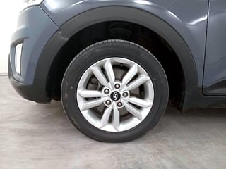 Used 2016 Hyundai Creta [2015-2018] 1.6 SX Plus Auto Diesel Automatic tyres LEFT FRONT TYRE RIM VIEW