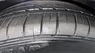 Used 2011 Hyundai Verna [2011-2015] Fluidic 1.6 CRDi SX Opt AT Diesel Automatic tyres RIGHT FRONT TYRE TREAD VIEW