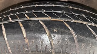 Used 2017 Maruti Suzuki Celerio [2014-2021] VXi AMT (O) Petrol Automatic tyres RIGHT FRONT TYRE TREAD VIEW