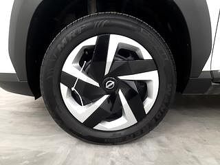 Used 2021 Nissan Magnite XL Petrol Manual tyres LEFT FRONT TYRE RIM VIEW