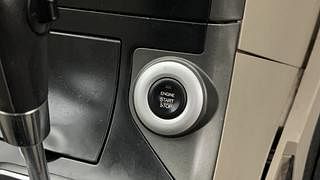 Used 2018 Mahindra XUV500 [2015-2018] W10 AT Diesel Automatic top_features Keyless start