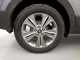 Used 2017 Hyundai Creta [2015-2018] 1.6 SX (O) Diesel Manual tyres RIGHT REAR TYRE RIM VIEW