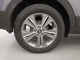 Used 2017 Hyundai Creta [2015-2018] 1.6 SX (O) Diesel Manual tyres RIGHT REAR TYRE RIM VIEW