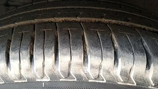Used 2015 Honda City [2014-2017] VX Petrol Manual tyres LEFT FRONT TYRE TREAD VIEW
