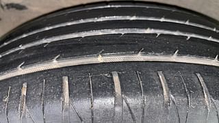 Used 2011 Hyundai i20 [2011-2014] 1.2 sportz Petrol Manual tyres RIGHT REAR TYRE TREAD VIEW