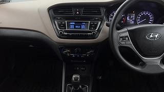 Used 2017 Hyundai Elite i20 [2014-2018] Sportz 1.2 Petrol Manual interior MUSIC SYSTEM & AC CONTROL VIEW