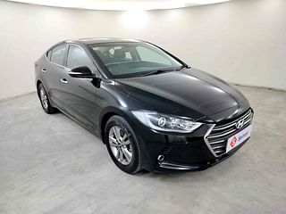 Used 2019 Hyundai Elantra [2016-2019] 1.6 SX (O) AT Diesel Automatic exterior RIGHT FRONT CORNER VIEW