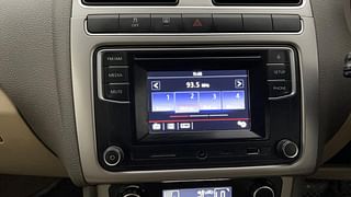 Used 2016 Volkswagen Vento [2015-2019] Highline Petrol AT Petrol Automatic top_features Touch screen infotainment system