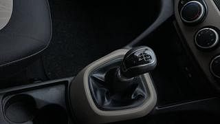 Used 2014 Hyundai Grand i10 [2013-2017] Asta 1.1 CRDi Diesel Manual interior GEAR  KNOB VIEW
