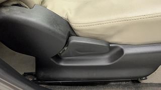 Used 2017 Datsun Redi-GO [2015-2019] T(O) 1.0 Petrol Manual top_features Seat adjustment