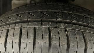 Used 2015 Maruti Suzuki Ertiga [2015-2018] Vxi CNG Petrol+cng Manual tyres LEFT FRONT TYRE TREAD VIEW