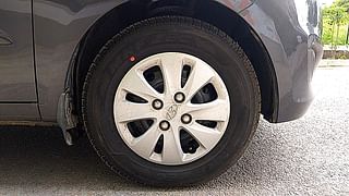 Used 2011 Hyundai i10 Magna 1.2 Kappa2 Petrol Manual tyres RIGHT FRONT TYRE RIM VIEW