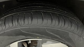 Used 2021 Hyundai Venue [2019-2022] SX Plus 1.0 Turbo DCT Petrol Automatic tyres LEFT FRONT TYRE TREAD VIEW