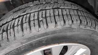 Used 2015 Maruti Suzuki Ciaz [2014-2017] ZXi AT Petrol Automatic tyres RIGHT REAR TYRE TREAD VIEW