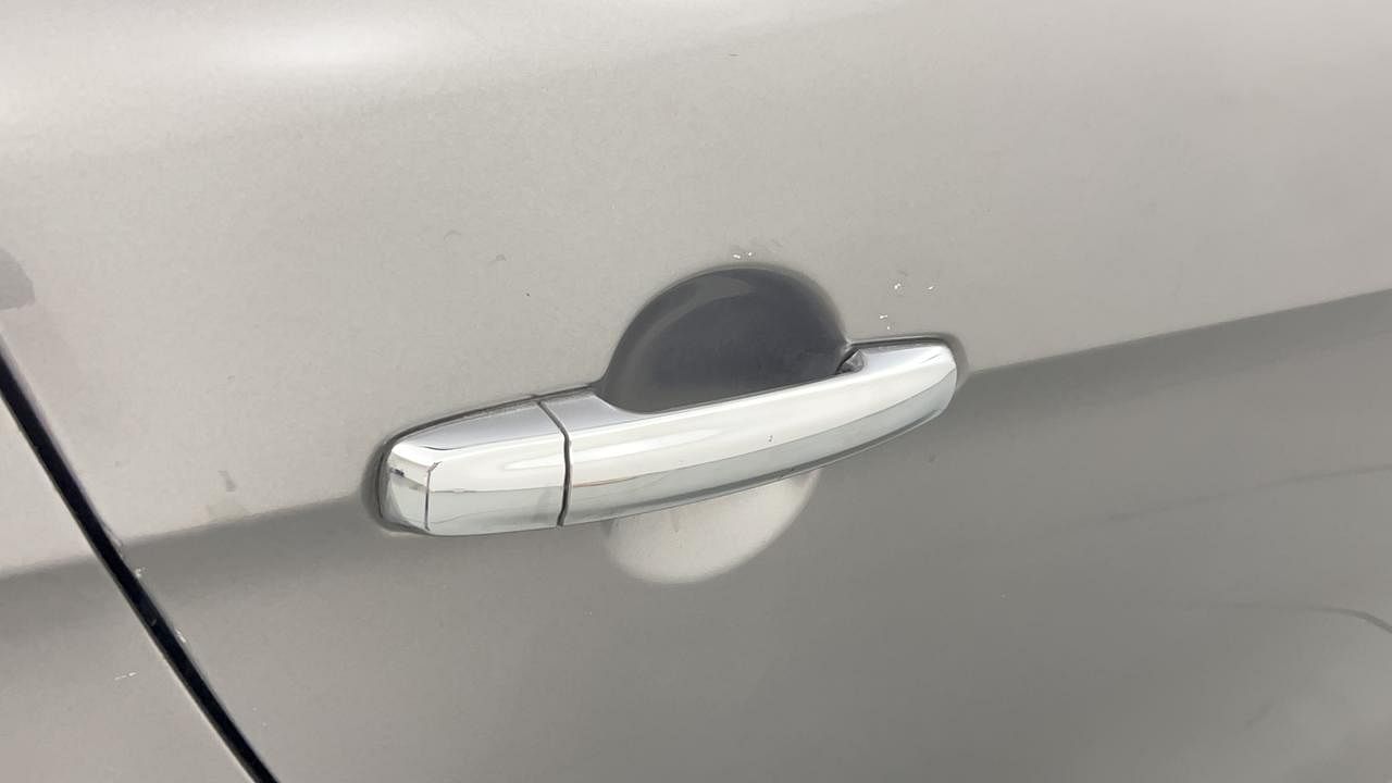 Used 2015 Maruti Suzuki Ciaz [2014-2017] ZXi Petrol Manual dents MINOR DENT