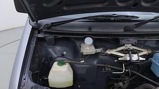 Used 2021 Maruti Suzuki Eeco STD 5 STR Petrol Manual engine ENGINE RIGHT SIDE HINGE & APRON VIEW