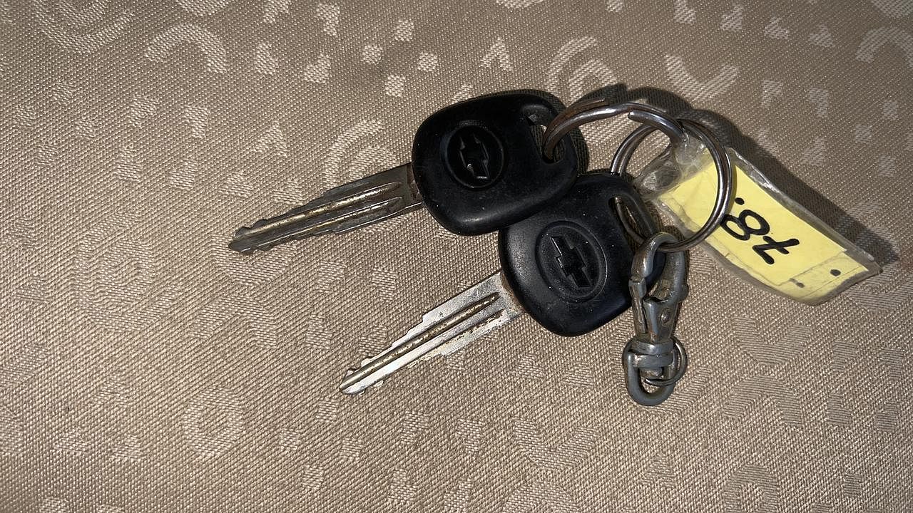Used 2010 Chevrolet Spark [2007-2012] LS 1.0 Petrol Manual extra CAR KEY VIEW
