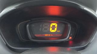 Used 2017 Renault Kwid [2015-2019] RXT Opt Petrol Manual interior CLUSTERMETER VIEW