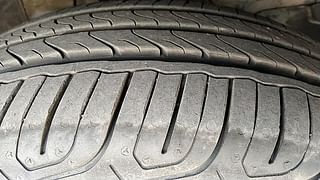 Used 2015 Honda City [2011-2014] 1.5 V MT Petrol Manual tyres RIGHT FRONT TYRE TREAD VIEW