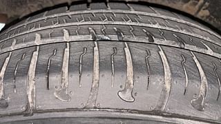 Used 2014 Hyundai Grand i10 [2013-2017] Asta 1.2 Kappa VTVT (O) Petrol Manual tyres RIGHT REAR TYRE TREAD VIEW