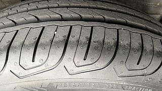 Used 2015 Honda City [2011-2014] 1.5 V MT Petrol Manual tyres RIGHT REAR TYRE TREAD VIEW