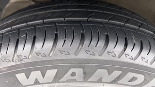 Used 2022 Maruti Suzuki XL6 Alpha MT Petrol Petrol Manual tyres LEFT FRONT TYRE TREAD VIEW