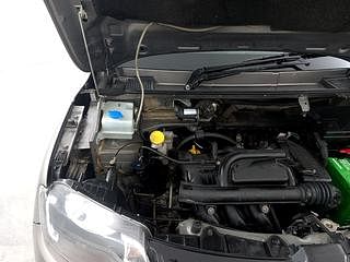 Used 2019 Renault Kwid [2015-2019] RXT Opt Petrol Manual engine ENGINE RIGHT SIDE HINGE & APRON VIEW