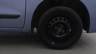 Used 2016 Maruti Suzuki Wagon R 1.0 [2010-2019] VXi Petrol Manual tyres RIGHT FRONT TYRE RIM VIEW