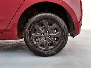 Used 2017 Hyundai Elite i20 [2014-2018] Sportz 1.2 Petrol Manual tyres LEFT REAR TYRE RIM VIEW
