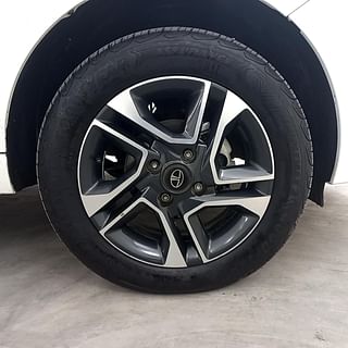 Used 2019 Tata Tiago [2018-2020] Revotron XZ Plus Petrol Manual tyres RIGHT FRONT TYRE RIM VIEW