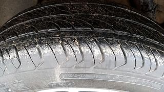 Used 2016 Renault Duster [2015-2019] 110 PS RXZ 4X2 AMT Diesel Automatic tyres RIGHT REAR TYRE TREAD VIEW