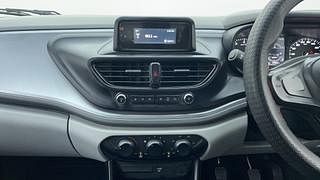 Used 2021 Tata Altroz XE 1.2 Petrol Manual interior MUSIC SYSTEM & AC CONTROL VIEW