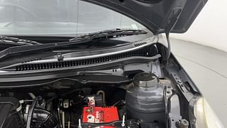 Used 2017 Maruti Suzuki Swift [2014-2017] LXI (O) Petrol Manual engine ENGINE LEFT SIDE HINGE & APRON VIEW