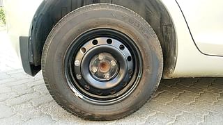 Used 2016 Maruti Suzuki Swift [2011-2017] VXi Petrol Manual tyres RIGHT REAR TYRE RIM VIEW
