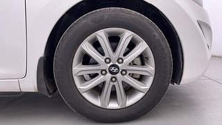 Used 2016 Hyundai Neo Fluidic Elantra [2012-2016] 1.8 SX MT VTVT Petrol Manual tyres RIGHT FRONT TYRE RIM VIEW