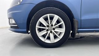 Used 2016 Volkswagen Ameo [2016-2017] Highline 1.5L AT (D) Diesel Automatic tyres LEFT FRONT TYRE RIM VIEW