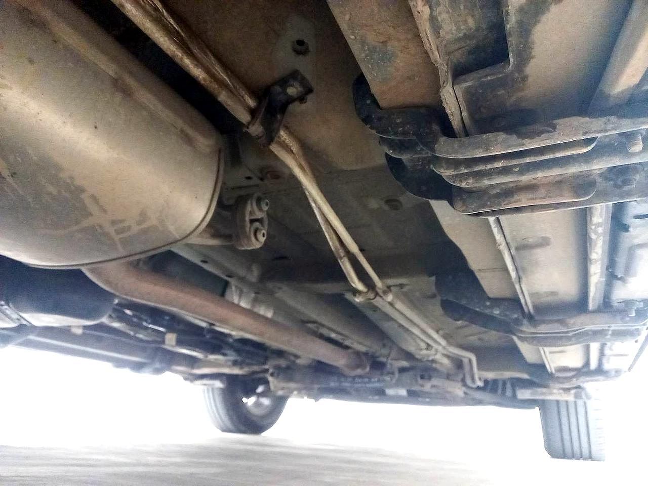 Used 2021 Mahindra XUV700 AX 7 Petrol AT Luxury Pack 7 STR Petrol Automatic extra REAR RIGHT UNDERBODY VIEW