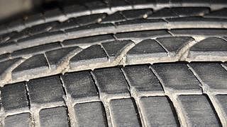 Used 2015 Honda City [2014-2017] VX Diesel Diesel Manual tyres RIGHT FRONT TYRE TREAD VIEW