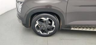 Used 2021 Hyundai Alcazar Signature (O) 6 STR 2.0 Petrol AT Petrol Automatic tyres LEFT FRONT TYRE RIM VIEW