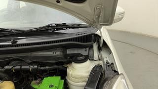 Used 2013 Maruti Suzuki Swift [2011-2017] ZDi Diesel Manual engine ENGINE LEFT SIDE HINGE & APRON VIEW