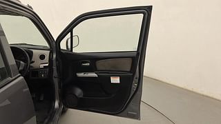 Used 2013 Maruti Suzuki Wagon R 1.0 [2013-2019] LXi CNG Petrol+cng Manual interior RIGHT FRONT DOOR OPEN VIEW