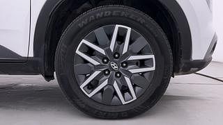 Used 2022 Hyundai Venue [2019-2022] SX 1.5 CRDI Diesel Manual tyres RIGHT FRONT TYRE RIM VIEW