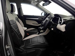 Used 2022 MG Motors Astor Super EX 1.5 MT Petrol Manual interior RIGHT SIDE FRONT DOOR CABIN VIEW