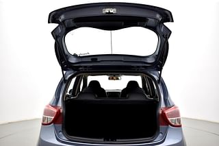 Used 2016 Hyundai Grand i10 [2013-2017] Magna AT 1.2 Kappa VTVT Petrol Automatic interior DICKY DOOR OPEN VIEW